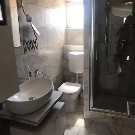 For Couples 2nd Floor Apartment Vir